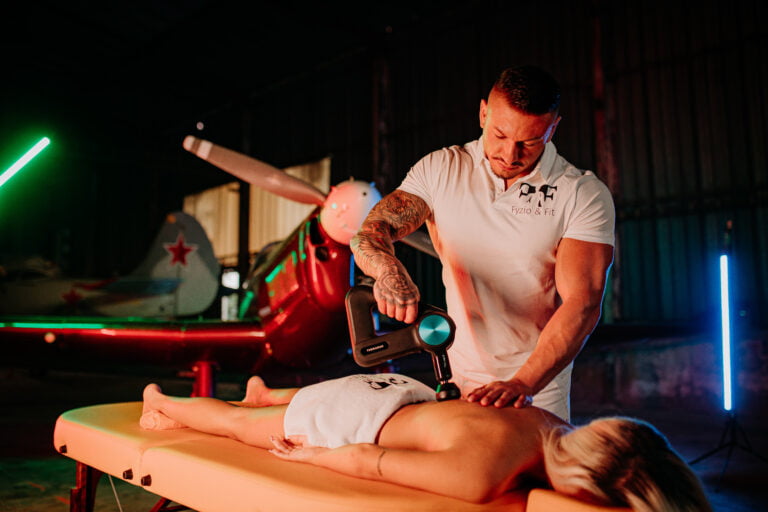 masér, masáž, fyzioterapia